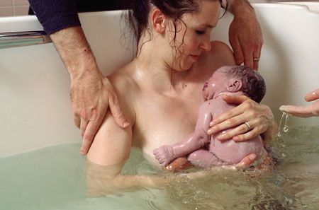 Decidere di partorire in acqua.
