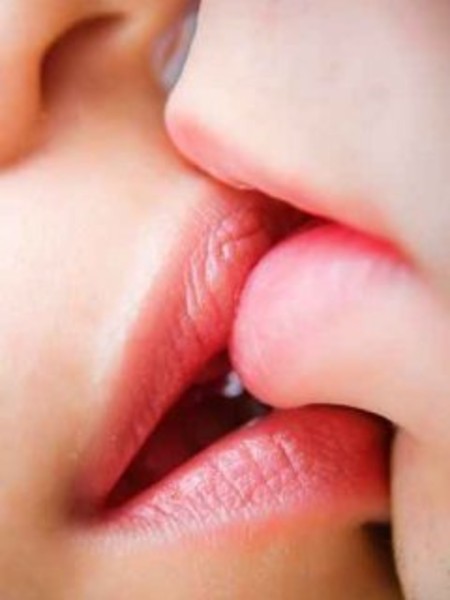 Enhed Dangle mest L'epica del bacio: Tutte le meraviglie di una pratica da coltivare