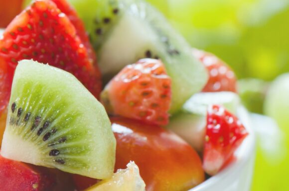 frutta fragole kiwi