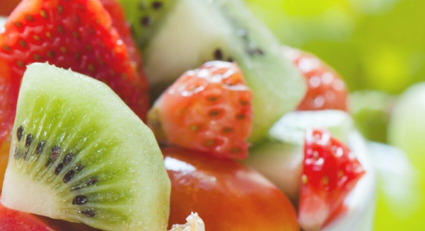 frutta fragole kiwi